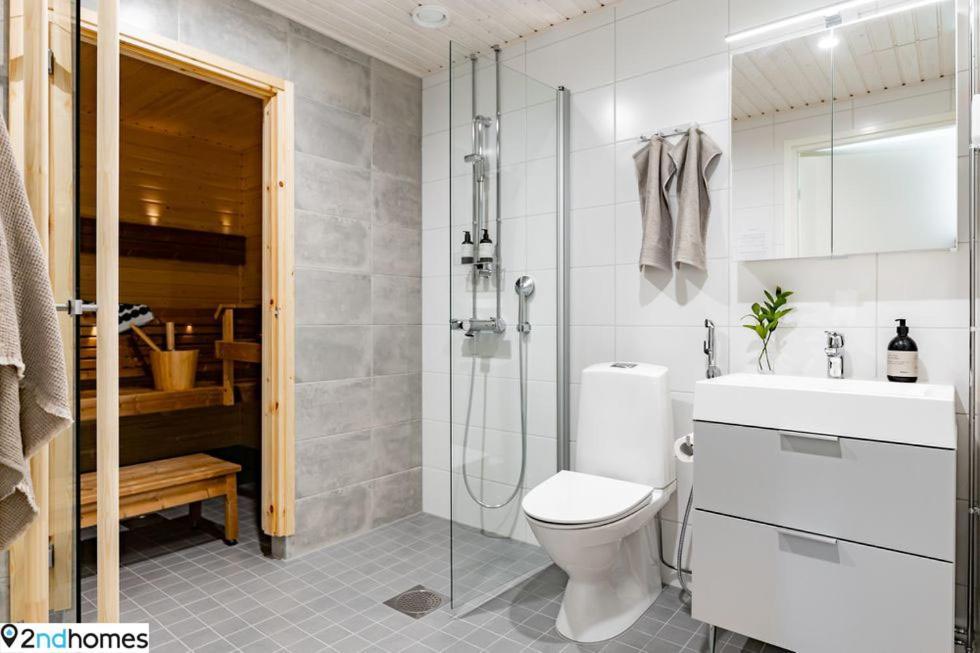 "Kanava" - New 1Br Apartment With Sauna, Balcony & Views, Hosted By 2Ndhomes タンペレ エクステリア 写真
